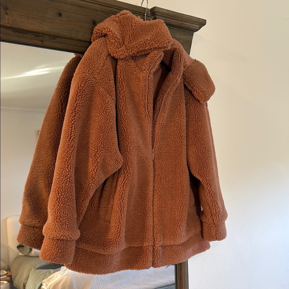 ALO Yoga Tan Sherpa Jacket